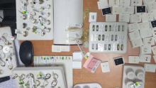 Cuatro personas fueron detenidas luego de presuntamente asaltar una casa de empeño en Gustavo A. Madero. La SSC recuperó la joyería robada tras ubicar a los sospechosos cuando escapaban en un taxi. (Foto: SSC)