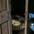 Rescatan en Ohio a 16 niños confinados durante años; algunos no podían decir su nombre. (imagen generada con IA)