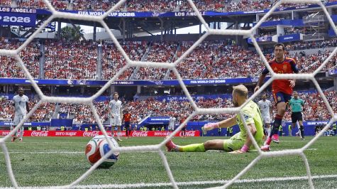 Oyarzabal marca gol ante Austria. EFE