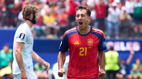 Oyarzabal festeja anotación en los diecisseisavos de final. MexSport
