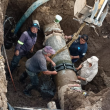 Personal de SEGIAGUA mantiene trabajos de reparación en la avenida 510, en la alcaldía Gustavo A. Madero, tras una falla geológica que dañó dos tuberías. (Foto:  qSEGIAGUA)