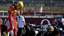 Lewis Hamilton domina primer día en Gran Bretaña. EFE
