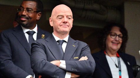 Gianni Infantino defiende credibiliad de la FIFA ante polémica por habilitación de Balogun. EFE