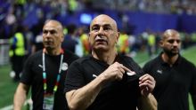 Hossam Hassan, técnico de Egipto, denuncia inconsistencias en arbitraje contra Argentina. EFE