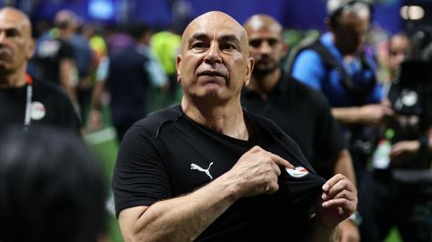 El gesto del DT de Egipto que encendió la polémica ante Argentina