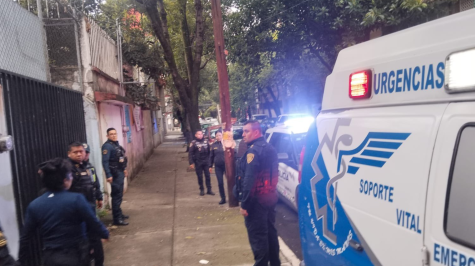 Una mujer fue detenida por presuntamente atacar con una navaja a su pareja sentimental en la colonia Miravalle, alcaldía Benito Juárez. La SSC aseguró el arma y la presentó ante el Ministerio Público. (Foto: @LisetGlezG )