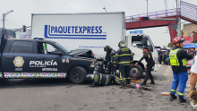 Diez policías del agrupamiento Ateneas resultaron lesionadas tras un choque entre una patrulla de la SSC y un camión repartidor en Iztapalapa. (Foto: @antonioaranda_)