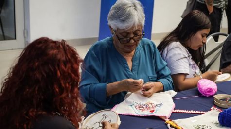 El programa contempla la entrega de un recurso económico de 4 mil 462 pesos para un grupo seleccionado de hasta 13 personas (Foto: EFE / Ilustrativa) El programa contempla la entrega de un recurso económico de 4 mil 462 pesos para un grupo seleccionado de hasta 13 personas (Foto: EFE / Ilustrativa)