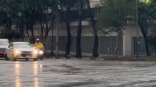 El temporal provocó inundaciones, grandes encharcamientos y dejó varios vehículos varados en puntos estratégicos de la red vial (Foto: N+)