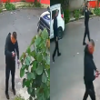 En el video se ve a uniformados presuntamente abasteciendo con balas un arma de fuego. (Foto: Captura de pantalla)