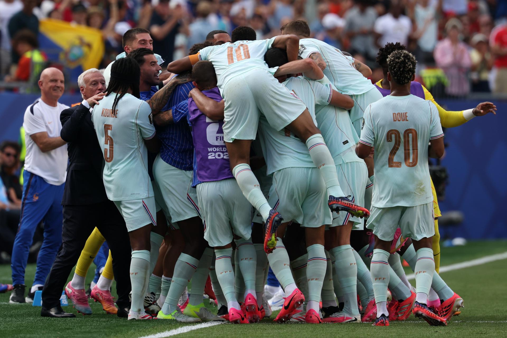Francia celebra pase a semifinales ante Marruecos. EFE
