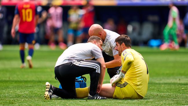 Thibaut Courtois sale lesionado. MexSport Thibaut Courtois sale lesionado. MexSport