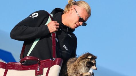 Haaland aterriza en Noruega tras eliminación en el Mundial. EFE