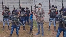 Un video atribuido al CJNG muestra a hombres armados lanzando amenazas contra la Unión Tepito y el Cártel de Tláhuac. Hasta ahora, las autoridades no han confirmado la autenticidad del material.