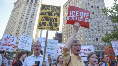 También se daban protestas hoy en la ciudad de Boston (Massachusetts), en la plaza Copley Square, donde otras personas portaban letreros que reclamaban justicia 