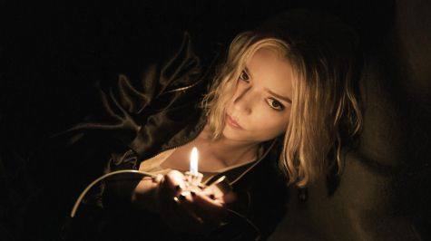 La actriz Anya Taylor-Joy en una escena de la serie 'Lucky'. EFE/ Michael Becker/Apple TV SOLO USO EDITORIAL/SOLO DISPONIBLE PARA ILUSTRAR LA NOTICIA QUE ACOMPAÑA (CRÉDITO OBLIGATORIO)