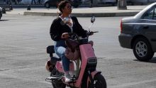 Según la propuesta, el trámite de alta tendría un costo de 355 pesos, mientras que la baja de la unidad se fijaría en 200 pesos y la reposición de la tarjeta de circulación en 140 pesos (Foto: Cuartoscuro)