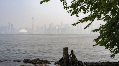 Postales apocalípticas de Toronto, Canadá, cubierta de humo por los más de 100 incendios forestales