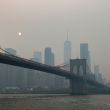 Humo por incendios en Canadá amenaza la final del Mundial y mantiene alertas en EU. (EFE)