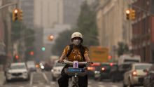 El humo provocado por los incendios en Canadá afecta la calidad del aire en ciudades de Estados Unidos (EFE)