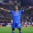Gabriel 'Toro' Fernández anotó de penal el primer gol del Cruz Azul (Mexsport)