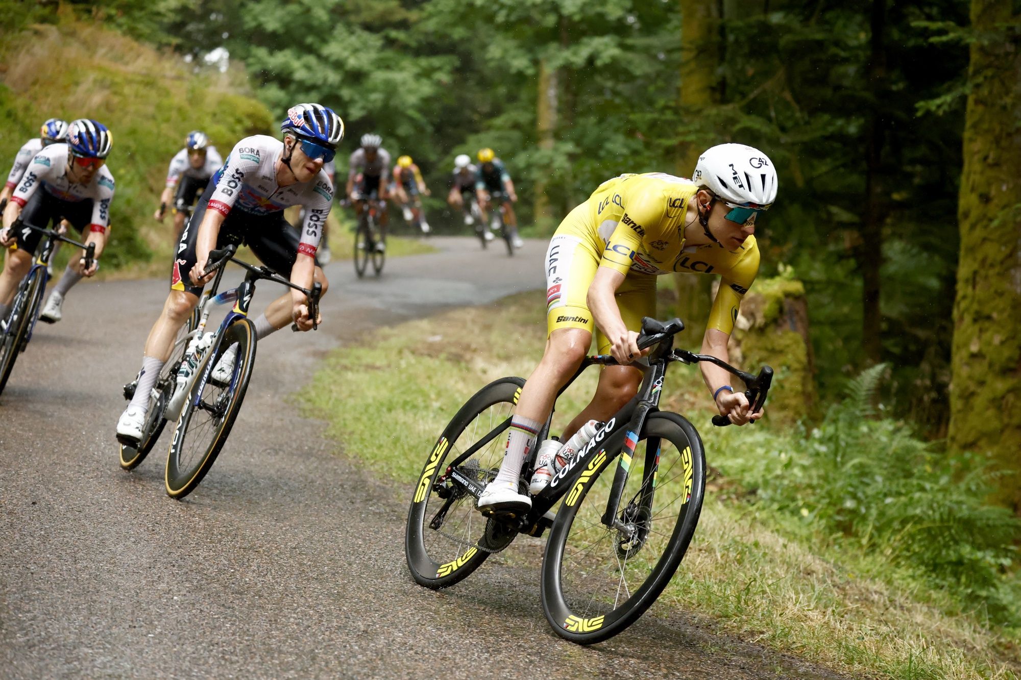 Isaac del Toro firma doblete con Pogacar en alta montaña del Tour | EFE