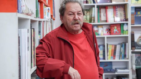 Fotografía del 10 de julio de 2026 del director del Fondo de Cultura Económica (FCE), el mexicano Paco Ignacio Taibo II, quien aseguró durante una entrevista con EFE que una sociedad que posee el hábito de la lectura cuenta con "más vacunas contra la desinformación" y las campañas globales de calumnias, en la sede del Fondo de Cultura Económica, en Ciudad de Guatemala (Guatemala). EFE/ Mariano Macz