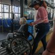 Sectores vulnerables son apoyados con transporte gratuito