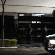 Según la dependencia, los delincuentes aprovechan la baja ocupación en las viviendas para implementar tácticas engañosas como el robo mediante el "Falso Repartidor" y la estafa telefónica conocida como "La Patrona" (Foto: Realizada con IA) Según la dependencia, los delincuentes aprovechan la baja ocupación en las viviendas para implementar tácticas engañosas como el robo mediante el "Falso Repartidor" y la estafa telefónica conocida como "La Patrona" (Foto: Realizada con IA)
