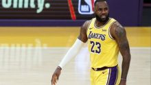 LeBron esa gente libre y se encuentra entre cuatro equipos que lo buscan para la siguiente temporada. EFE