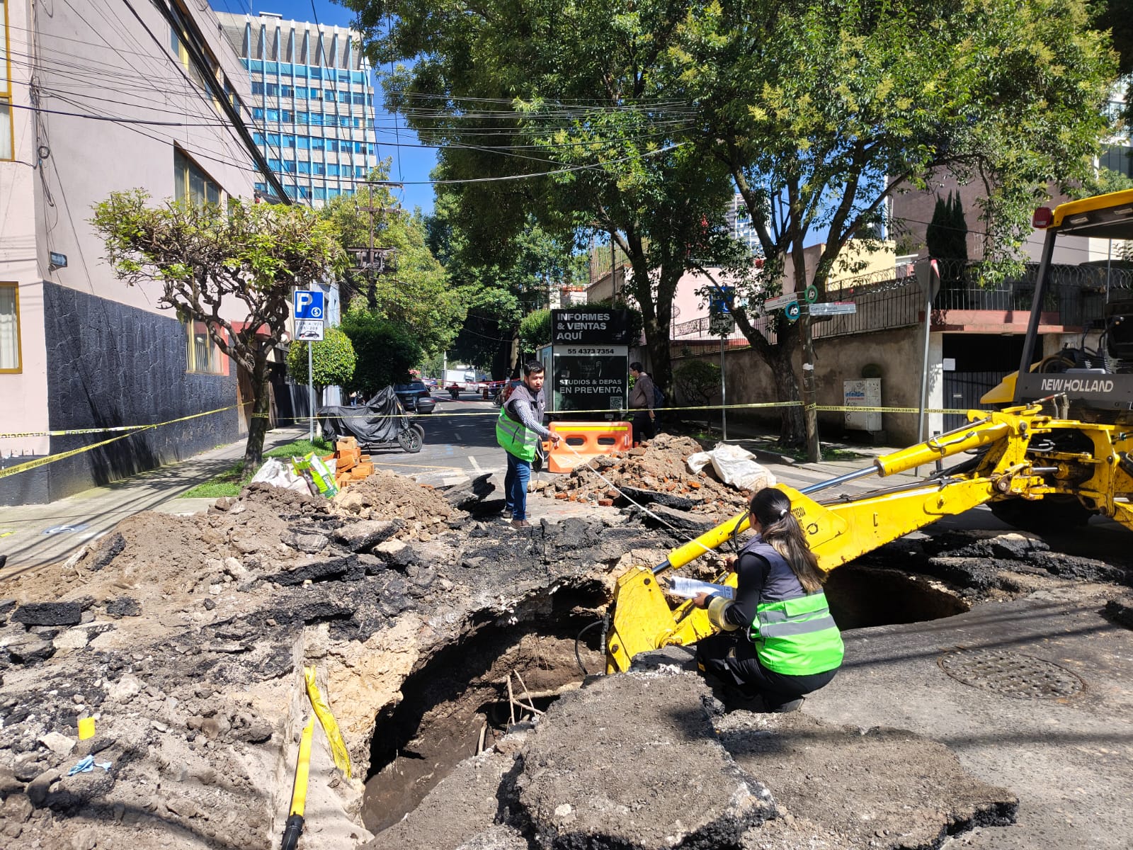 Socavón en Guadalupe Inn mantiene cierres y trabajos de reparación. (SGIRPC)