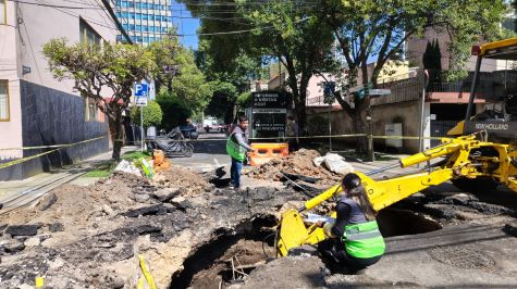 Socavón en Guadalupe Inn mantiene cierres y trabajos de reparación. (SGIRPC)