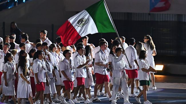 La delegación mexicana desfilando en el Estadio Olímpico Félix Sánchez La delegación mexicana desfilando en el Estadio Olímpico Félix Sánchez