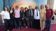 Nuria Vega  con equipo de El arte está oscuro y lleno de horrores Foto; Giff 2026