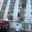 La visibilidad del fuego y el humo alertó a los vecinos y transeúntes de la zona desde temprano (Foto: Especial)