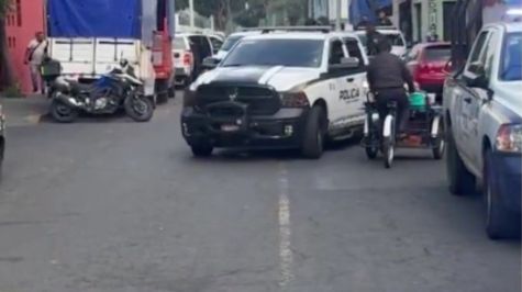Los responsables, quienes se desplazaban en una motocicleta, persiguieron a la víctima antes de ultimarla en plena vía pública (Foto: N+)