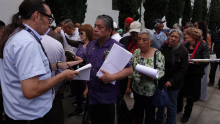 Vecinos de la colonia Del Valle acordaron con la Fiscalía CDMX instalar una mesa permanente para atender denuncias por despojo. Durante la reunión se recibieron más de 100 nuevos casos. (Foto: Cuartoscuro)