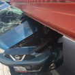 Un tráiler aplastó un Nissan March en la carretera México-Toluca, en Santa Fe. Cinco personas, entre ellas cuatro adolescentes, sobrevivieron al fuerte accidente. (Foto: Especial) Un tráiler aplastó un Nissan March en la carretera México-Toluca, en Santa Fe. Cinco personas, entre ellas cuatro adolescentes, sobrevivieron al fuerte accidente. (Foto: Especial)