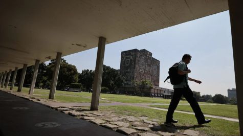 Los estudiantes y padres de familia exigen que la institución respete los resultados obtenidos en la evaluación realizada en línea y rechazan la aplicación de un nuevo "examen de control" anunciado por las autoridades universitarias (Foto: EFE)