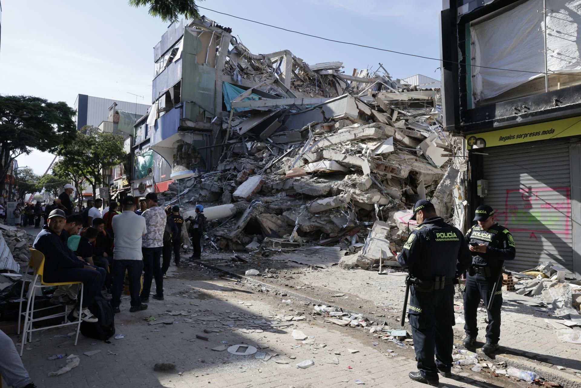 El número de personas muertas por el devastador terremoto de magnitud 7.4 que sacudió el lunes a Colombia aumentó a 169
