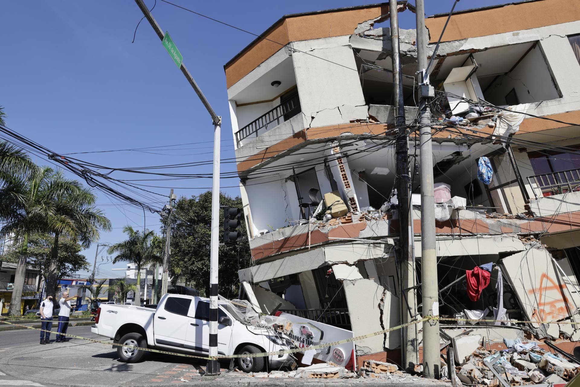 El número de personas muertas por el devastador terremoto de magnitud 7.4 que sacudió el lunes a Colombia aumentó a 169