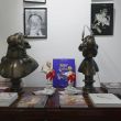 Vista del Instituto René Goscinny en París, antiguo despacho donde el célebre guionista, nacido hace 100 años, creó las historias de Astérix y Obélix o el vaquero Lucky Luke, entre otros. Los irreductibles Astérix y Obélix, el vaquero Lucky Luke, que disparaba más rápido que su sombra, el malvado visir Iznogud de Bagdad o El Pequeño Nicolás... Vista del Instituto René Goscinny en París, antiguo despacho donde el célebre guionista, nacido hace 100 años, creó las historias de Astérix y Obélix o el vaquero Lucky Luke, entre otros. Los irreductibles Astérix y Obélix, el vaquero Lucky Luke, que disparaba más rápido que su sombra, el malvado visir Iznogud de Bagdad o El Pequeño Nicolás...