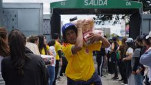 Aplazan regreso del futbol colombiano tras terremoto de 7.4. EFE