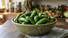 Cofepris descarta presencia de Salmonella en muestras de empacadora de jalapeños en Nuevo León. (IA)