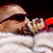 Fotografía de archivo en la que se captó al cantante colombiano Maluma, durante un concierto, en Madrid (España). EFE/Daniel González