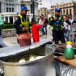 La protesta de este viernes mantiene la presión sobre el gobierno capitalino para definir el esquema bajo el cual continuará el comercio en los alrededores de la Alameda Central. (Foto: Cuartoscuro)