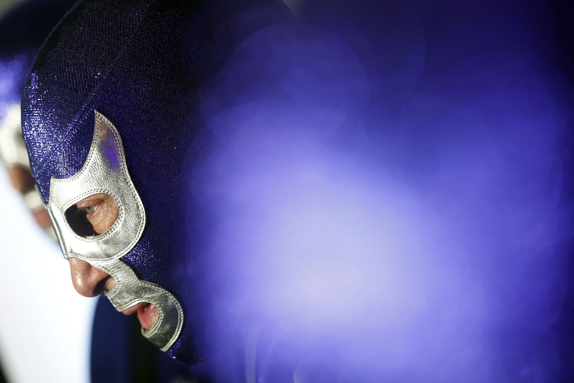 Blue Demon Jr. prepara su retiro para cambiar el ring por la medicina | EFE