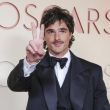 El actor australiano Jacob Elordi llega a la alfombra roja antes de la 98ª edición anual de los Premios de la Academia en el Dolby Theatre, en el barrio de Hollywood de Los Ángeles, California, EE. UU., el 15 de marzo de 2026. EFE/EPA/RYAN SUN