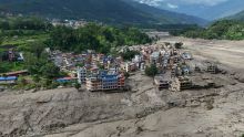 Naciones Unidas amplía ayuda tras devastadora riada en Nepal, en la frontera con el Tíbet. (EFE)