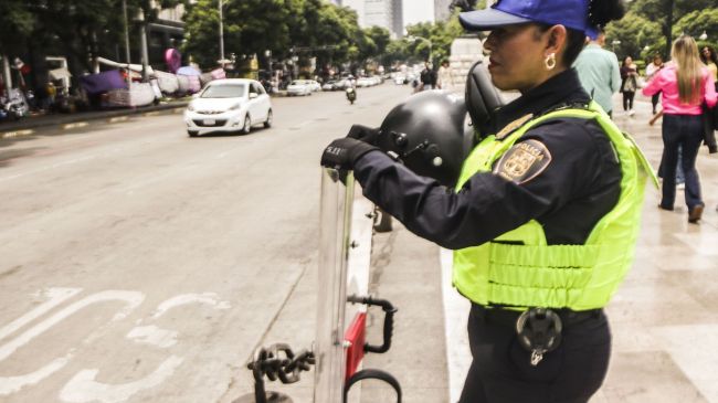 Los uniformados se mantienen en las inmediaciones del Palacio de Bellas Artes. (Foto: Cuartoscuro) Los uniformados se mantienen en las inmediaciones del Palacio de Bellas Artes. (Foto: Cuartoscuro)